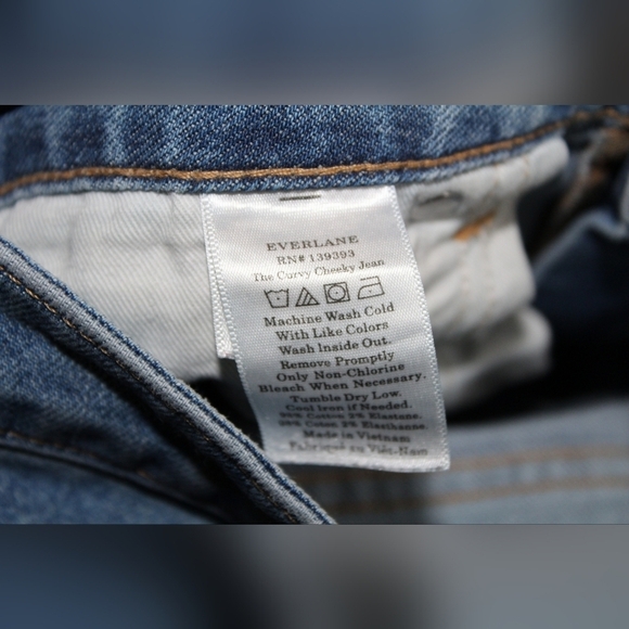 C - Everlane Cheeky Curvy Blue Jeans - Picture 8 of 9